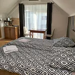 Nika Apartament *